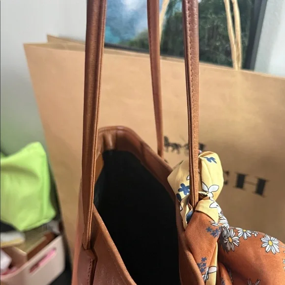 Coach Vintage Lunchbox Tote - Picture 7 of 13